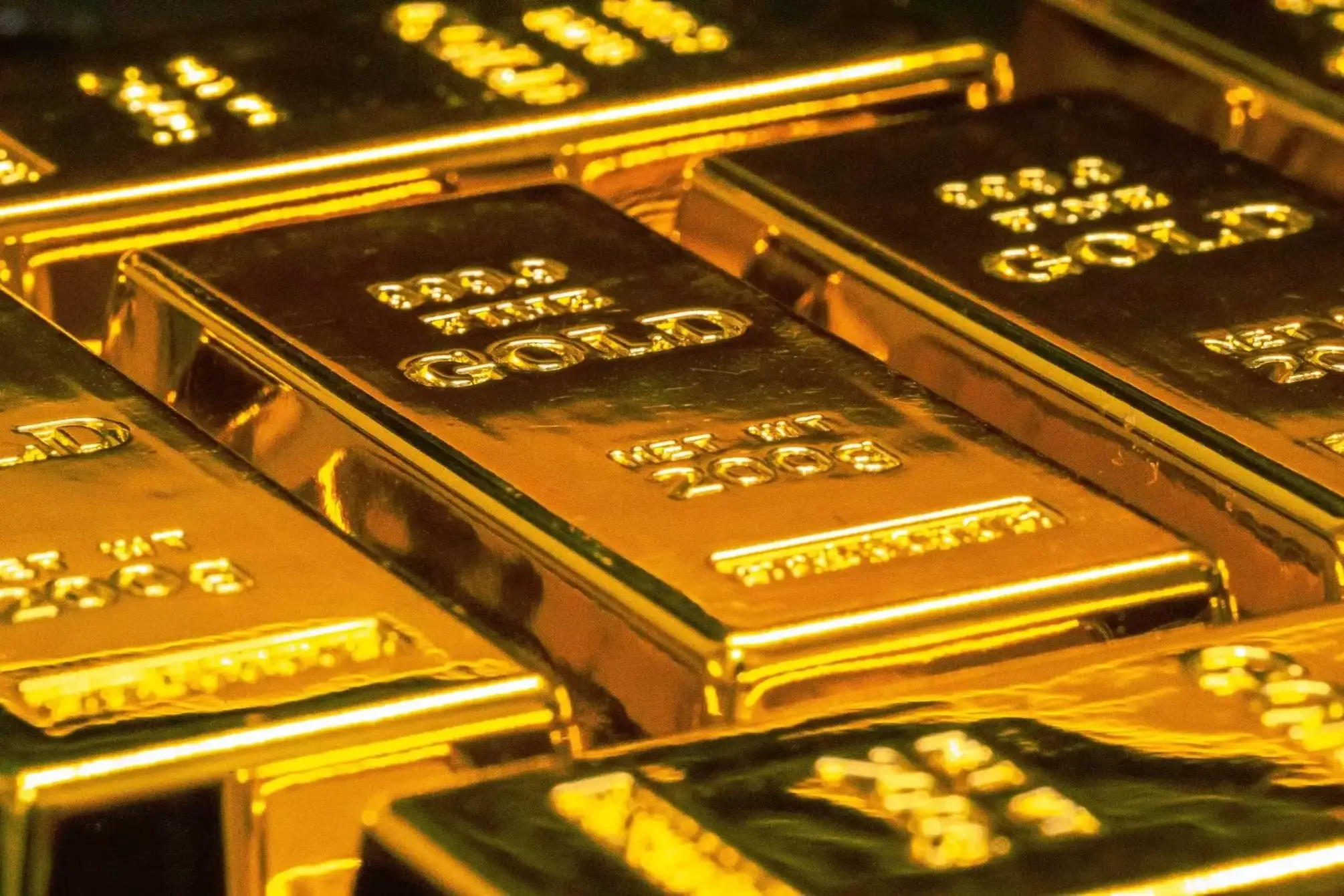 Gold prices hit record high in India
