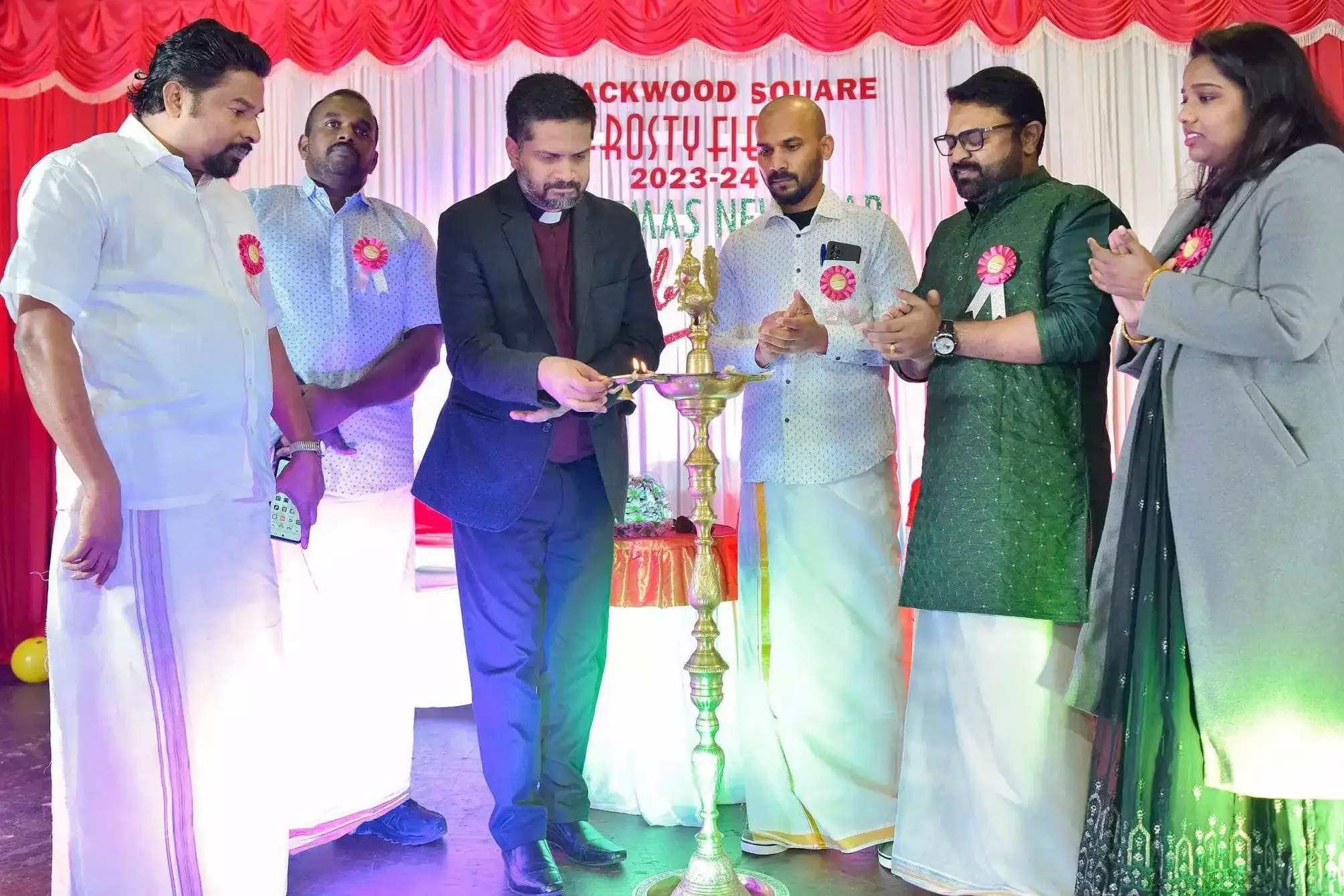 അയർലണ്ടിലെ ബ്ലാക്ക് വുഡ് സ്‌ക്വയർ മല്ലൂസ് ഫാമിലി ഗ്രൂപ്പിന്റെ . ക്രിസ്മസ് ന്യൂ ഇയർ പ്രോഗ്രാം വെള്ളിയാഴ്ച ജനുവരി അഞ്ചാം തീയതി GAA വൈറ്റ് ഹാളിൽനടന്നു