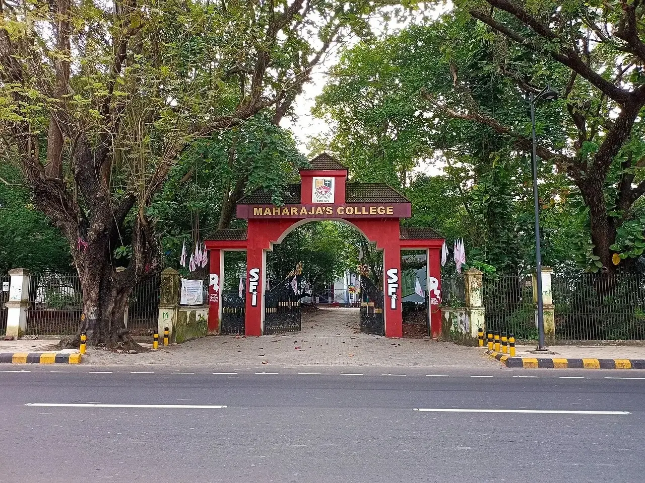 Maharajas college