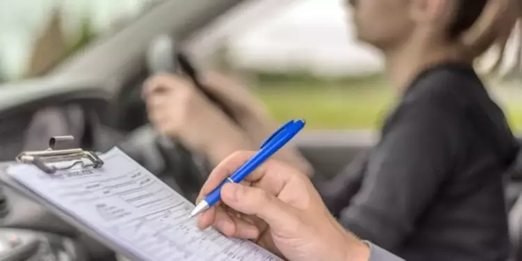 drivers to resit theory test every 10 years in ireland