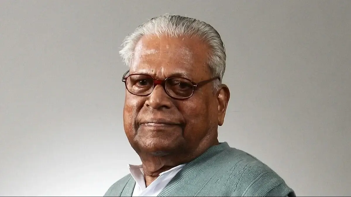 heart attack vs achuthanandan hospitalized
